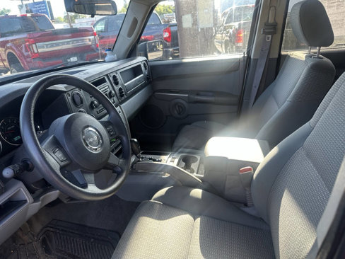 Used 2007 Jeep Commander Sport image 9