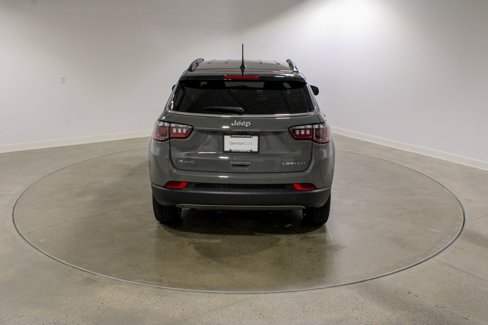 Used 2024 Jeep Compass Limited image 4