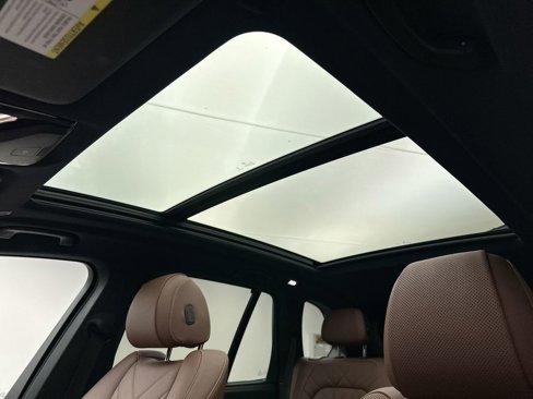 Used 2024 BMW X5 xDrive40i w/ Premium Package image 11