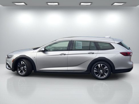 Used 2018 Buick Regal Preferred w/ Sights and Sounds Package image 7