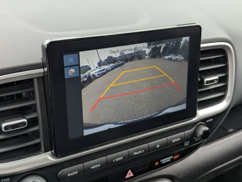 Used 2023 Hyundai Venue SEL image 17