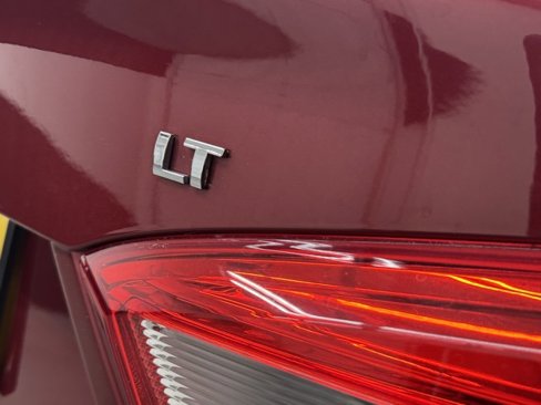 Used 2017 Chevrolet Cruze LT w/ Convenience Package image 32