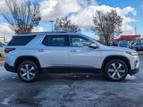 Used 2022 Chevrolet Traverse LT w/ LT Premium Package image 3