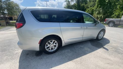 Used 2022 Chrysler Voyager LX image 8