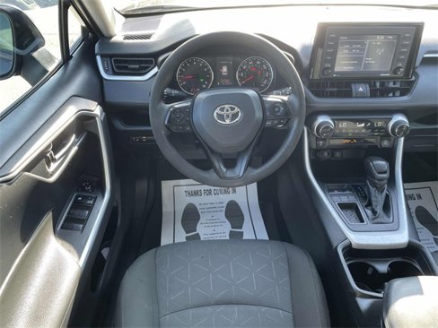 Used 2021 Toyota RAV4 XLE image 11