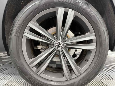 Used 2021 Volkswagen Atlas SE w/ Panoramic Sunroof Package image 35