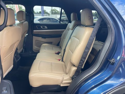 Used 2016 Ford Explorer XLT w/ Equipment Group 202A image 12
