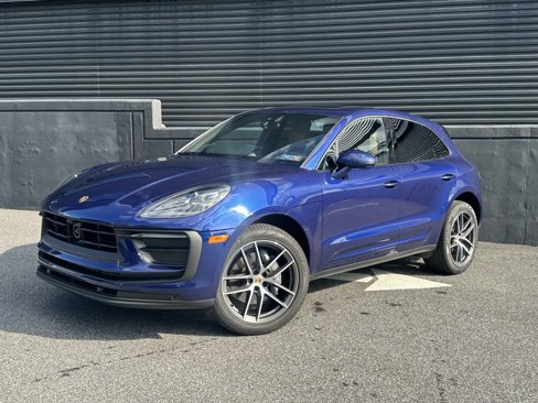 Certified 2025 Porsche Macan image 1