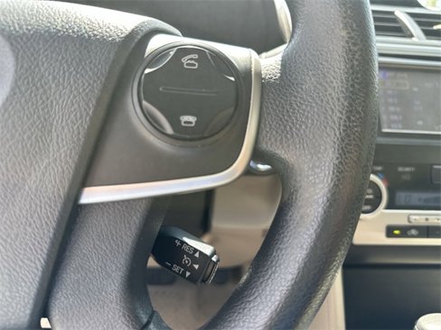 Used 2013 Toyota Camry LE image 18