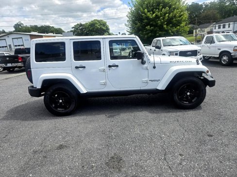 Used 2012 Jeep Wrangler Unlimited Rubicon w/ Connectivity Group image 4