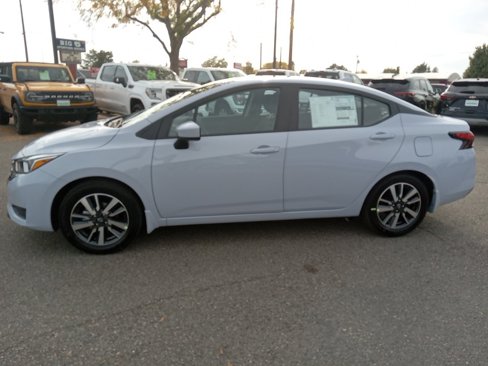 New 2024 Nissan Versa SV w/ Trunk Package image 4