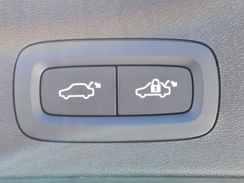 New 2025 Volvo XC40 B5 Core w/ Protection Package image 13