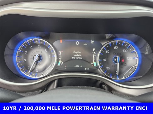 Used 2023 Chrysler Pacifica Touring-L image 25