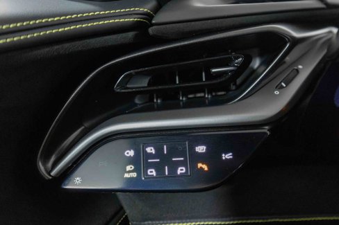 Used 2024 Ferrari SF90 Spider image 32