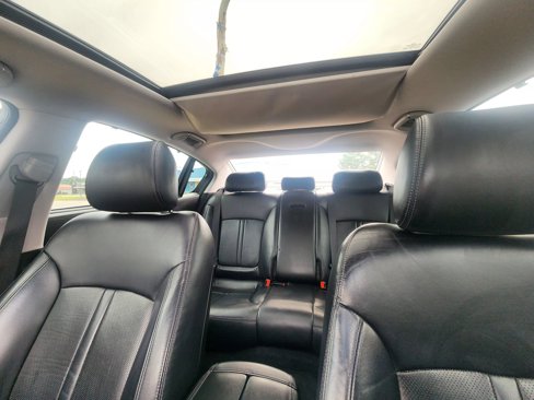 Used 2016 Kia K900 Luxury image 16
