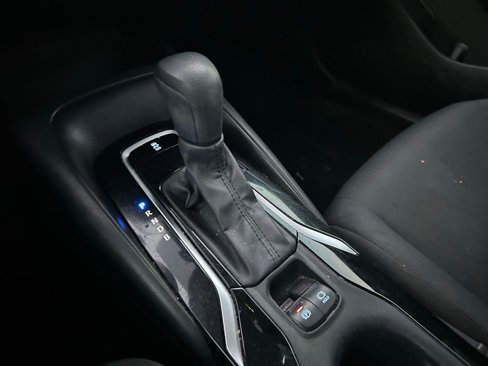 Used 2021 Toyota Corolla LE image 26