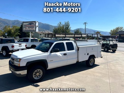 Used 2005 Chevrolet Silverado 3500 4x4 Extended Cab w/ Snow Plow Prep Package image 1