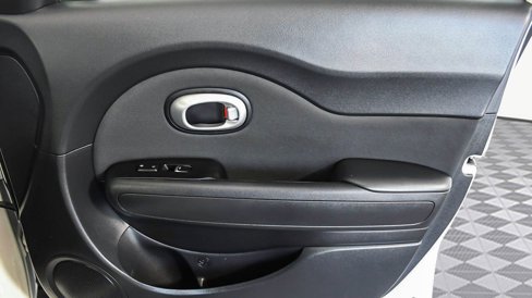 Used 2018 Kia Soul image 26