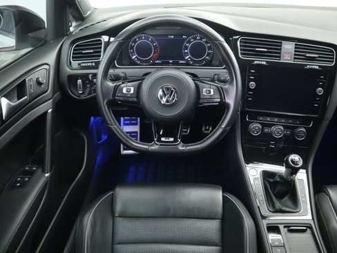 Used 2018 Volkswagen Golf R 4-Door image 10