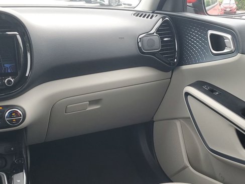 Used 2023 Kia Soul EX image 3