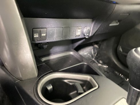 Used 2018 Toyota RAV4 XLE image 18