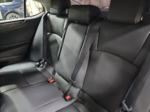 Used 2023 Lexus ES 300h w/ Premium Package image 16