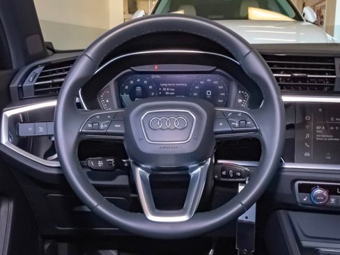 Certified 2025 Audi Q3 2.0T Premium image 14