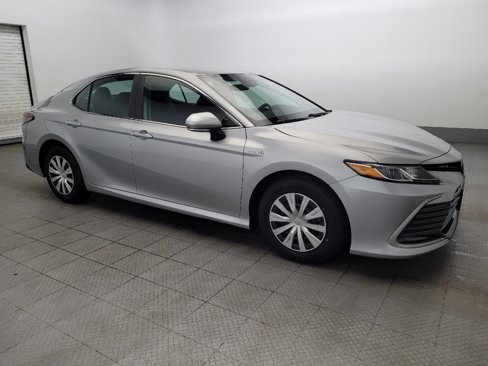 Used 2021 Toyota Camry LE image 11