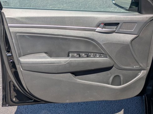 Used 2020 Hyundai Elantra Limited w/ Cargo Package (C1) image 19