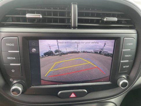 Used 2023 Kia Soul LX w/ LX Technology Package image 32