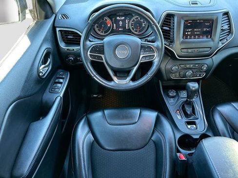 Used 2019 Jeep Cherokee Latitude Plus w/ Cold Weather Group image 21