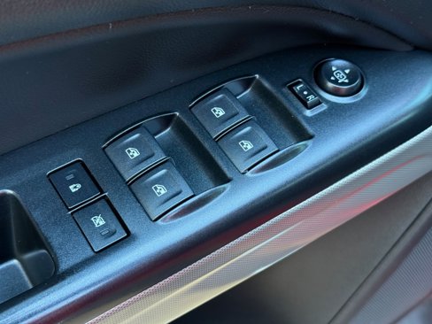 Used 2018 GMC Canyon SLT w/ Driver Alert Package image 9
