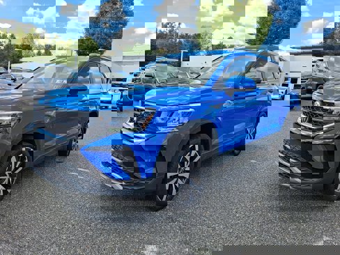 Certified 2022 Volkswagen Taos SE image 3