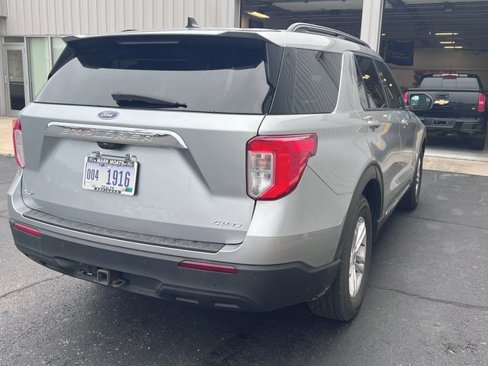 Certified 2022 Ford Explorer XLT w/ Class IV Trailer Tow Package image 8