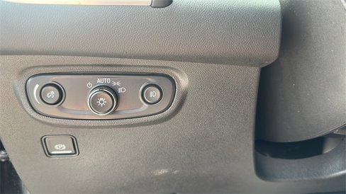 Used 2024 GMC Terrain SLT image 13