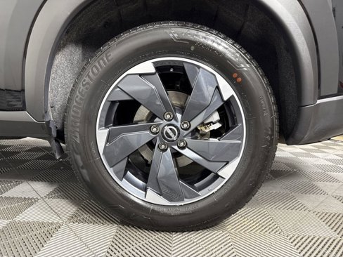 Used 2024 Nissan Rogue SV image 18