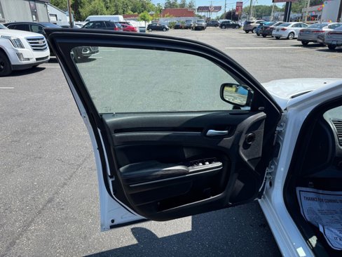 Used 2019 Chrysler 300 S image 9