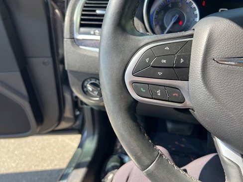Used 2019 Chrysler 300 Limited image 14