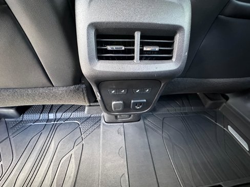 Used 2018 Chevrolet Equinox Premier image 27