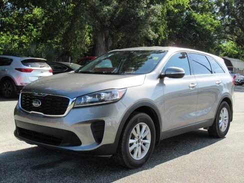 Used 2019 Kia Sorento LX image 3