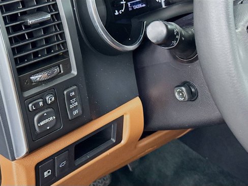 Used 2018 Toyota Sequoia Platinum image 10