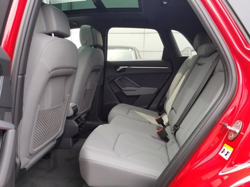 New 2025 Audi Q3 2.0T Premium image 8