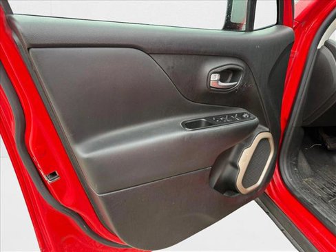 Used 2015 Jeep Renegade Limited image 14