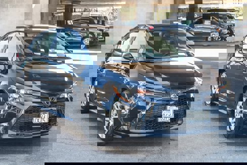 Used 2020 Toyota Corolla LE image 3