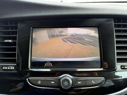 Used 2022 Buick Encore Preferred image 18