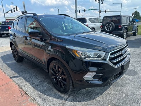 Used 2018 Ford Escape SE w/ SE SYNC Package image 3