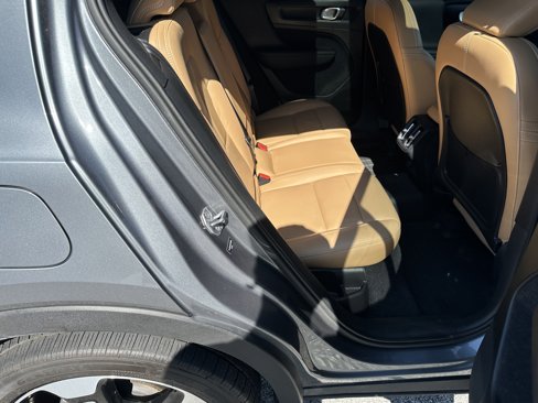 Used 2019 Volvo XC40 T5 Momentum image 15
