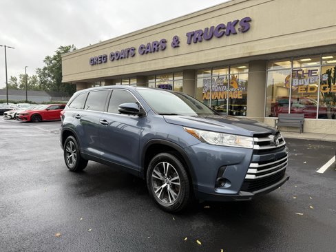 Used 2019 Toyota Highlander LE image 1