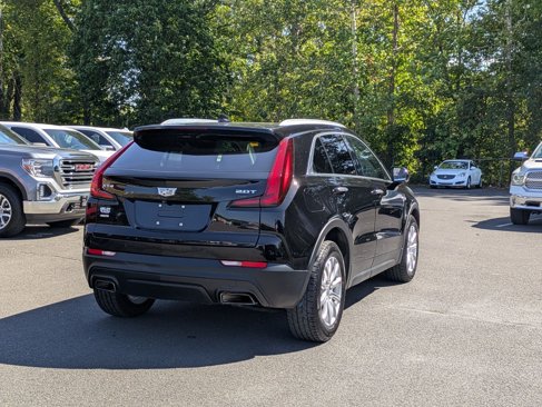 Used 2019 Cadillac XT4 Luxury w/ Cold Weather Package image 4