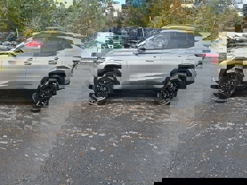 Used 2024 Chevrolet Trax ACTIV image 2